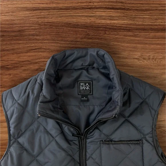 Jos. A Bank Men’s Dark Gray Quilted Puffer Vest. Size Medium. - Picture 2 of 10